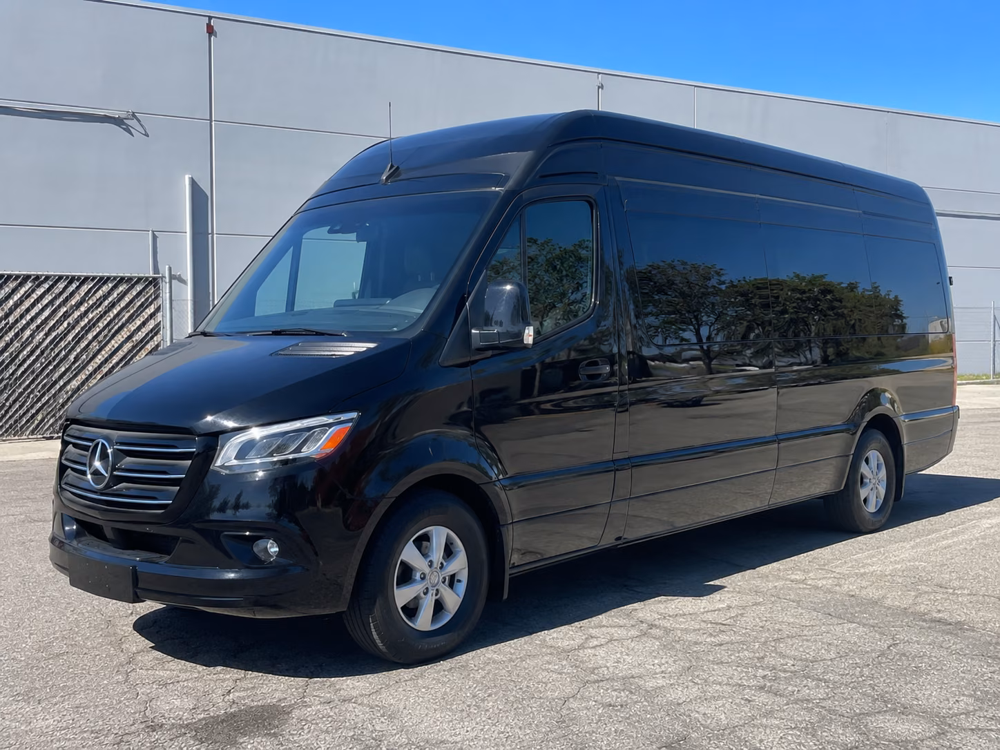 find the perfect transportation for your next airport transfer 5